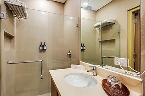 Madison 101 Hotel & Tower