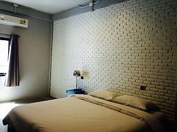 Nokhook House Trang - Hostel