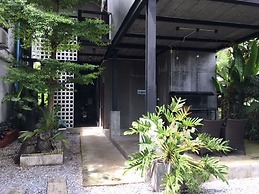 Nokhook House Trang - Hostel