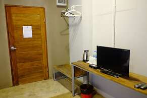 Nokhook House Trang - Hostel