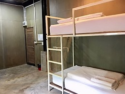 Nokhook House Trang - Hostel