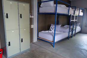 Nokhook House Trang - Hostel