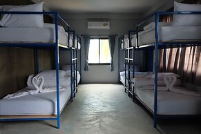 Nokhook House Trang - Hostel