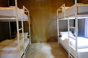 Nokhook House Trang - Hostel