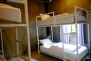 Nokhook House Trang - Hostel