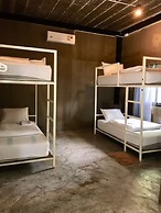 Nokhook House Trang - Hostel