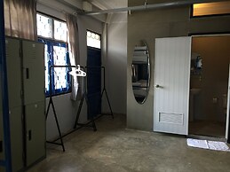 Nokhook House Trang - Hostel