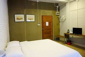Nokhook House Trang - Hostel