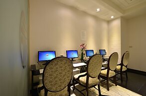 Ever Delightful Business Hotel