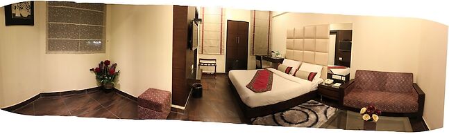 Hotel Amrapali Grand