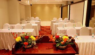 Hotel Amrapali Grand