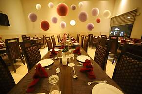 Hotel Amrapali Grand