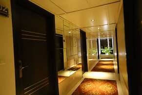 Hotel Amrapali Grand