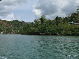 Discovery Island Resort