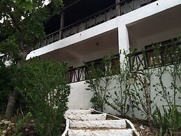 Discovery Island Resort