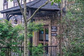 Mercure Danang French Village Bana Hills