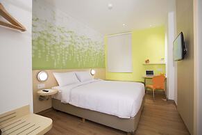 Zest Jemursari by Swiss-Belhotel International