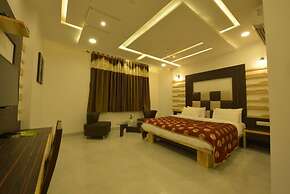 Hotel J P International