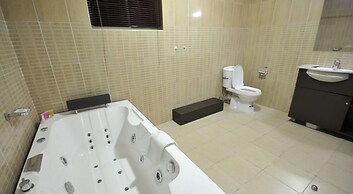 Sheer Luxury Apartments and Suites