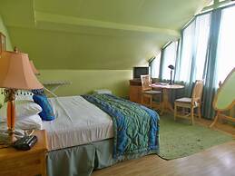 Heritage Inn
