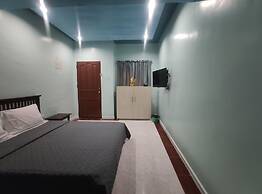 Nikita's Place Hotel