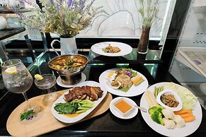 Play La Ploen Boutique Resort