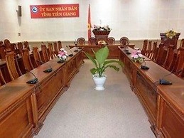 Nha Khach Tien Giang