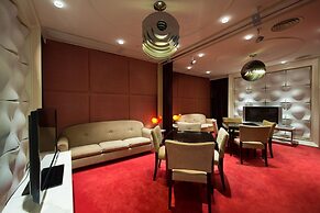 Kowloon Harbourfront Hotel