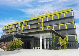 Look Royal Resort