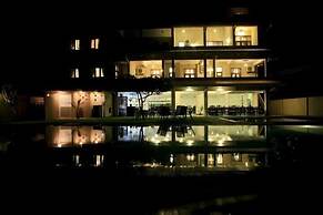 Lavendish Okrin Hotel