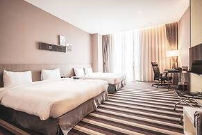 Grand Royal Hotel