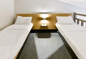 B&B HOTEL Toulouse Cité de l'Espace Mouchotte