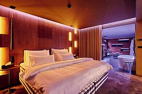 Harmony Hotel