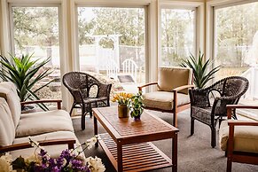 Hessenland Inn & Schatz Winery