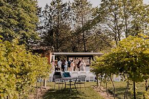 Hessenland Inn & Schatz Winery