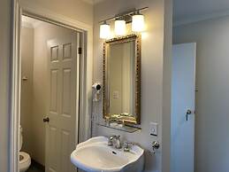 Hessenland Inn & Schatz Winery