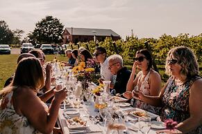 Hessenland Inn & Schatz Winery