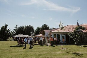 Hessenland Inn & Schatz Winery