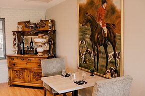 Hessenland Inn & Schatz Winery