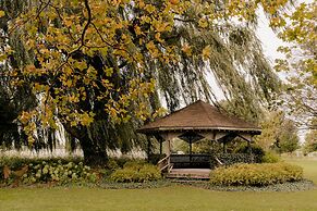 Hessenland Inn & Schatz Winery