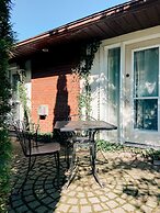 Hessenland Inn & Schatz Winery