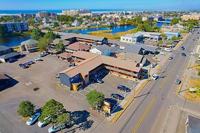 Coast River Inn by OYO Seaside