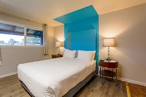 Coast River Inn by OYO Seaside