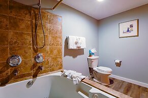 Coast River Inn by OYO Seaside