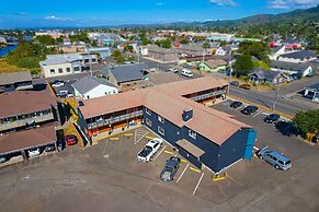 Coast River Inn by OYO Seaside