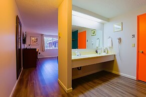 Coast River Inn by OYO Seaside