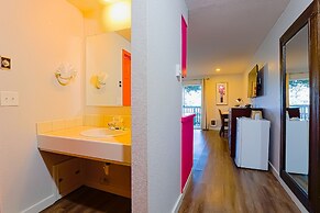 Coast River Inn by OYO Seaside