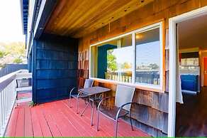 Coast River Inn by OYO Seaside