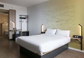 B&B HOTEL Marseille Vélodrome Prado