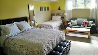 Opus 74 Bed & Breakfast